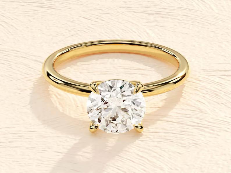 Moissanite Elegance 18K Gold Ring